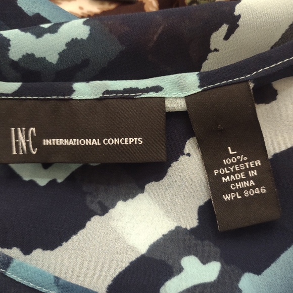 Blouse - Picture 2 of 2